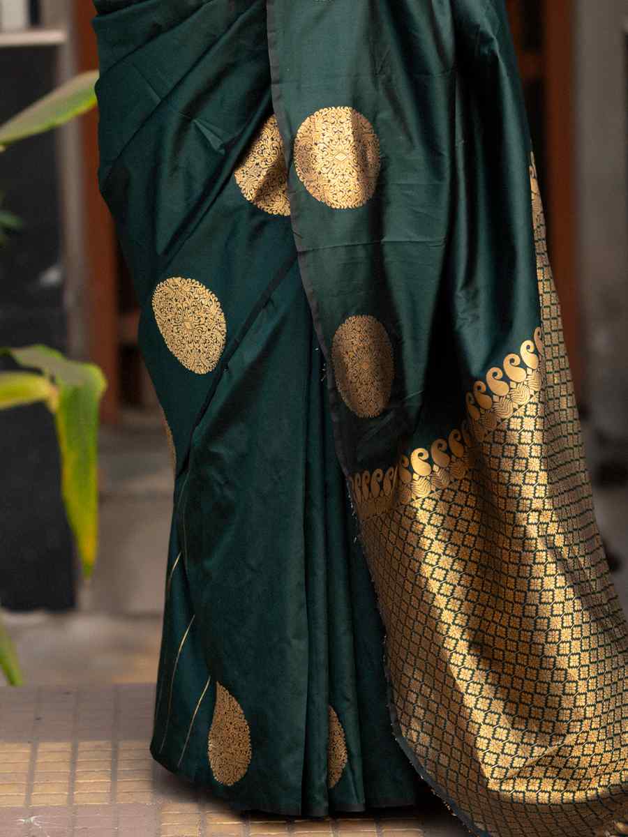 Dark Green Soft Silk Handwoven Wedding Festival Heavy Border Saree