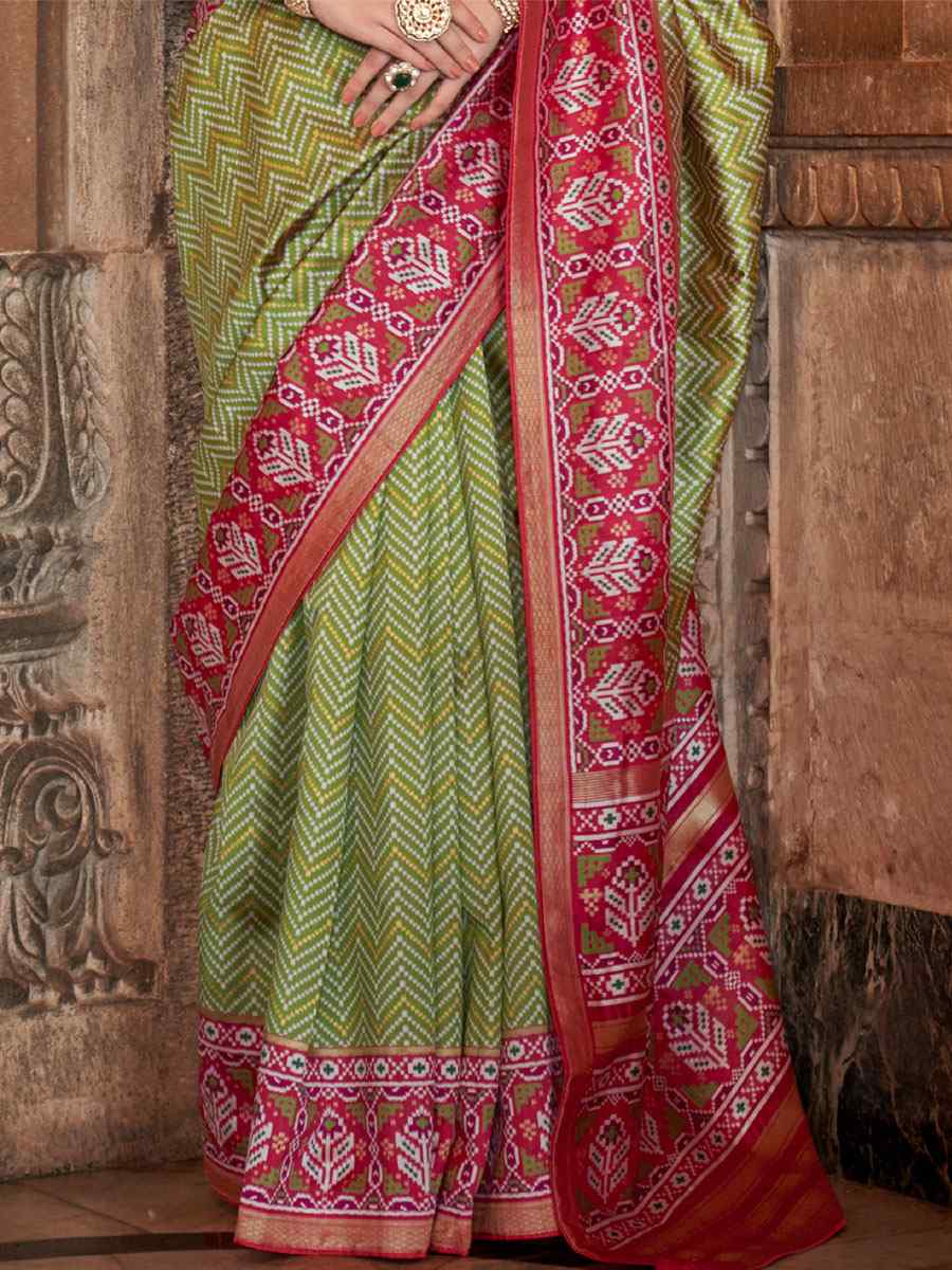 Mehandi Banarasi Silk Handwoven Wedding Festival Heavy Border Saree