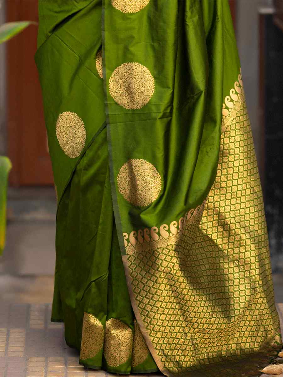 Pista Soft Silk Handwoven Wedding Festival Heavy Border Saree