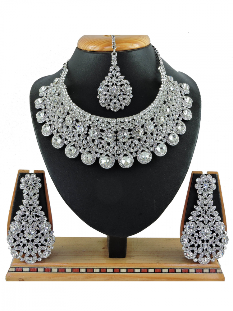 Silver Alloy Bridal Wear Diamonds Necklace