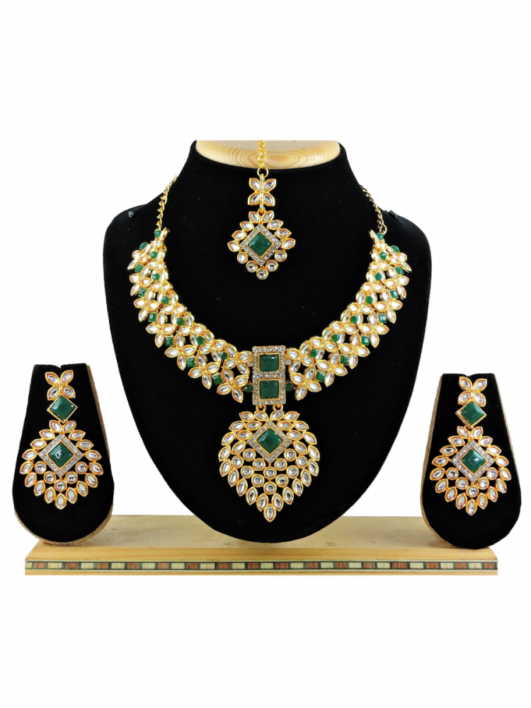 Green Alloy Festival Wear Kundan Necklace