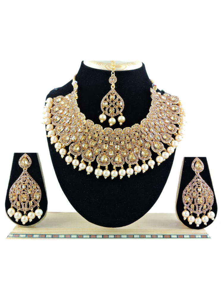 Gold Alloy Festival Wear Kundan Necklace