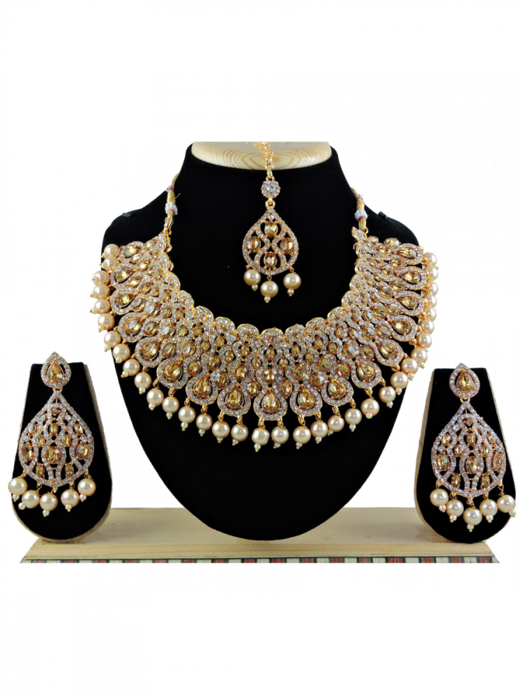 Gold Alloy Festival Wear Kundan Necklace