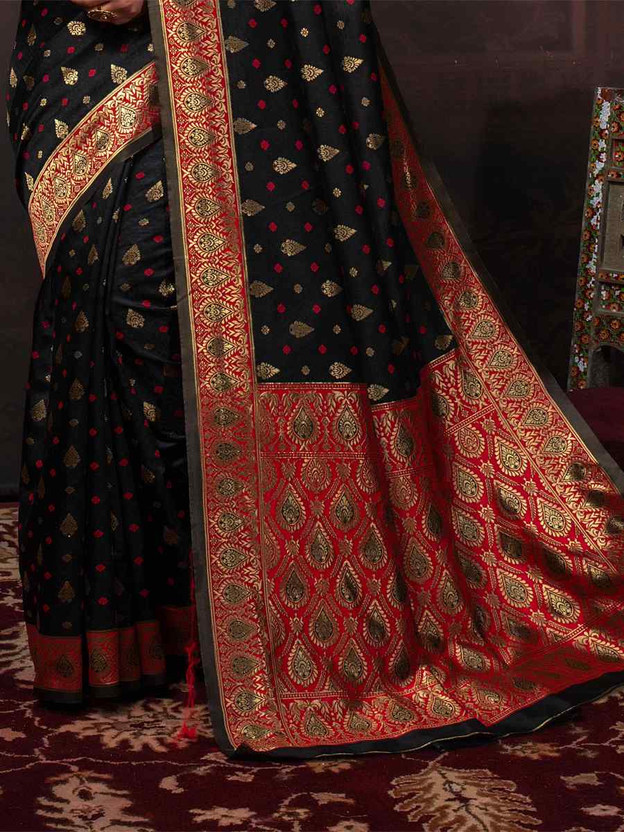 Black Silk Handwoven Wedding Festival Heavy Border Saree