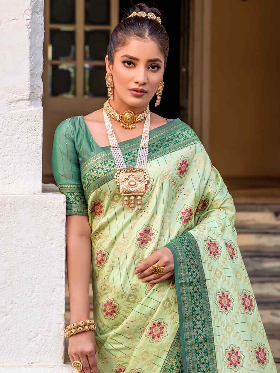 Sea Green Banarasi Silk Handwoven Wedding Festival Heavy Border Saree