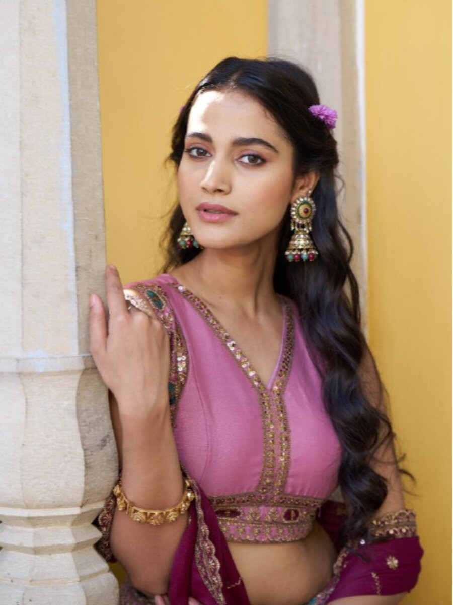 Baby Pink Star Georgette Embroidery Zari Sequins Wedding Reception Party Wear Festival Heavy Border Lehenga Choli