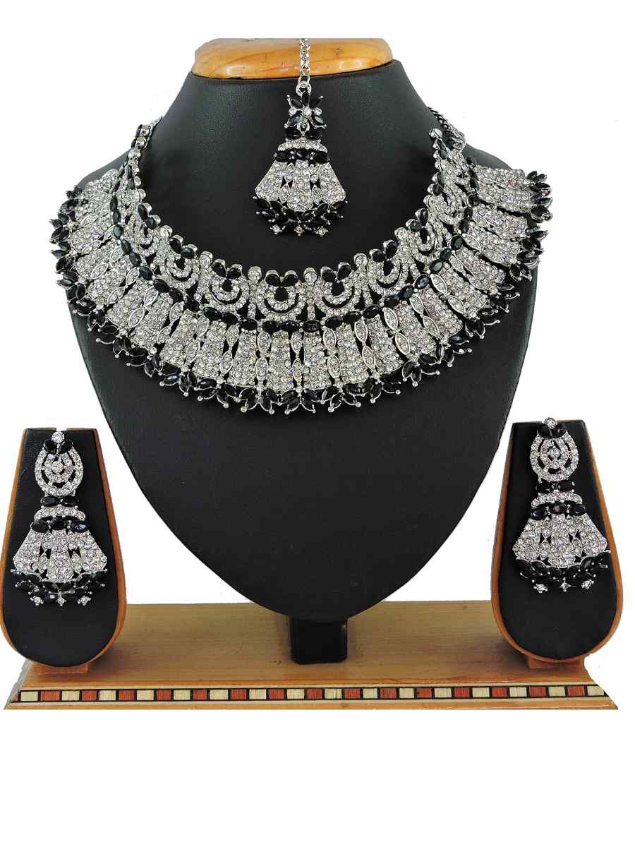 Black Alloy Festival Wear Kundan Necklace