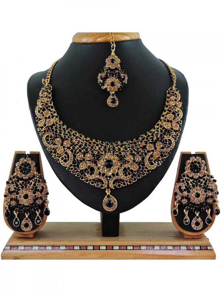 Black Alloy Festival Wear Kundan Necklace