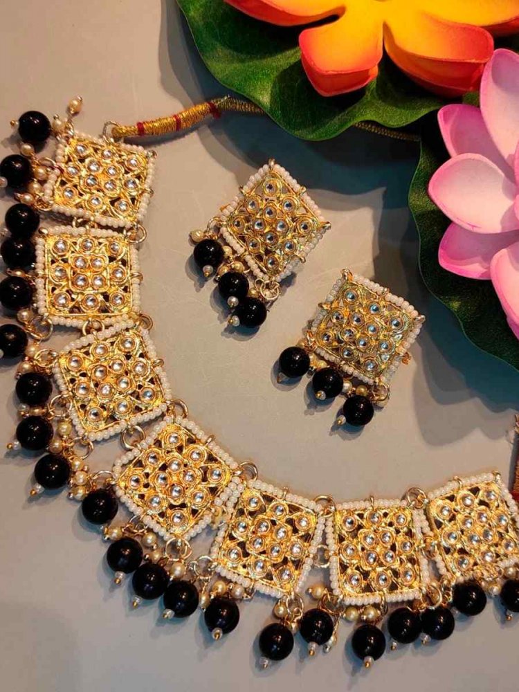 Black Alloy Wedding Wear Kundan Necklace