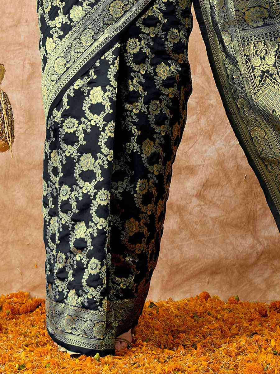 Black Banarasi Silk Handwoven Bridal Reception Festival Wedding Fancy Heavy Border Sarees