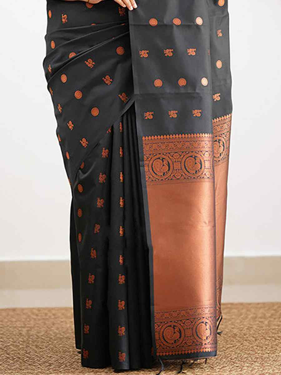 Black Banarasi Silk Handwoven Festival Wedding Fancy Heavy Border Saree