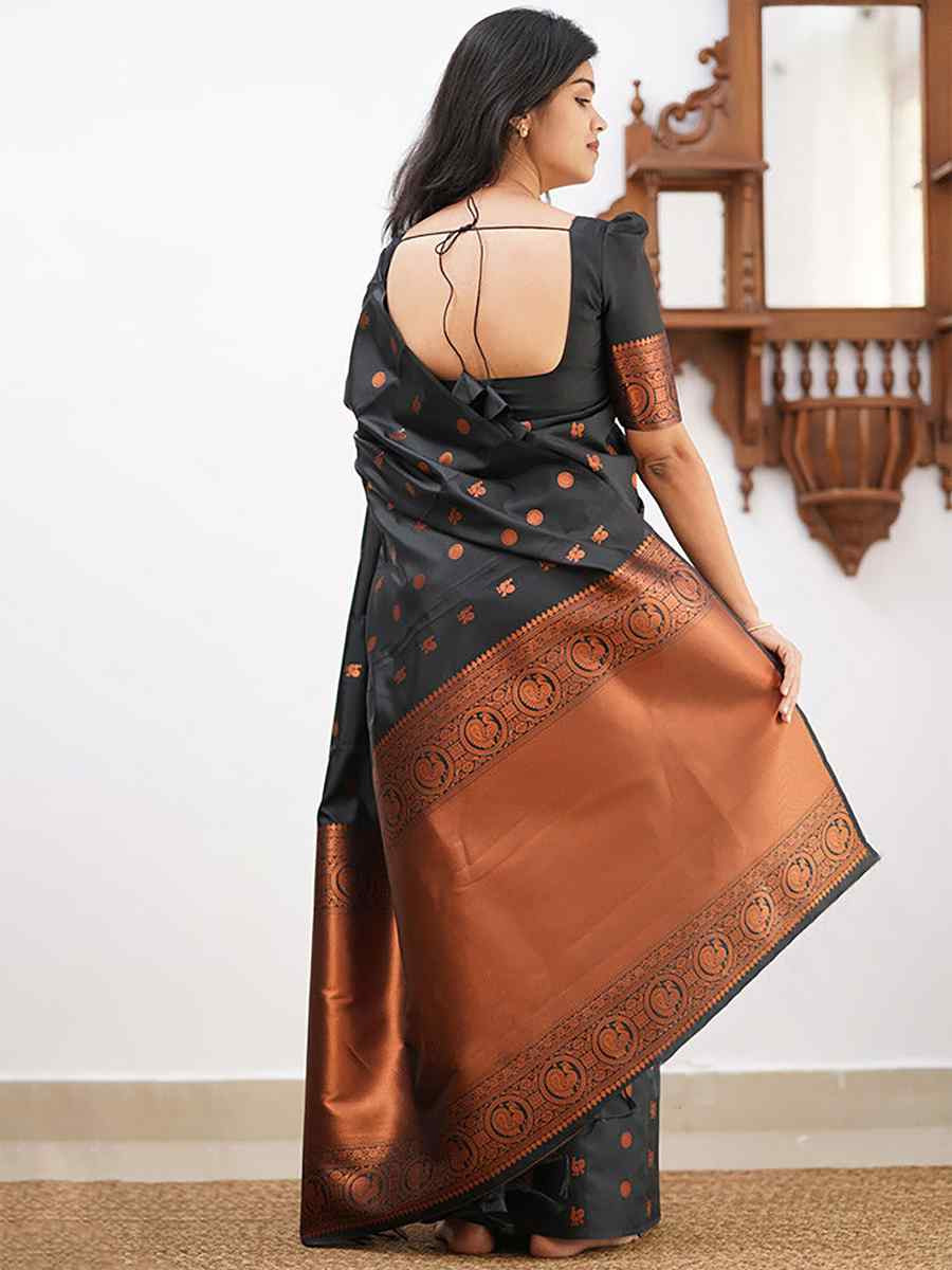 Black Banarasi Silk Handwoven Festival Wedding Fancy Heavy Border Saree