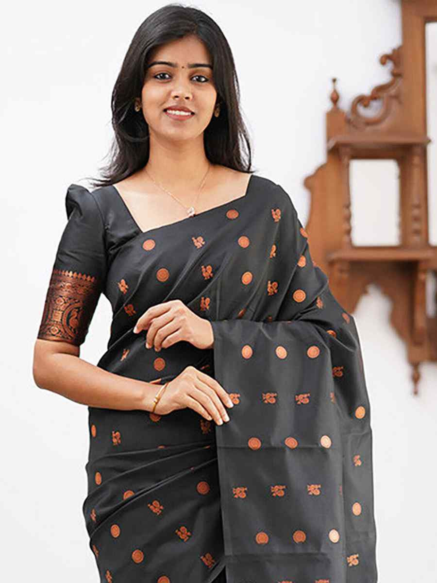 Black Banarasi Silk Handwoven Festival Wedding Fancy Heavy Border Saree