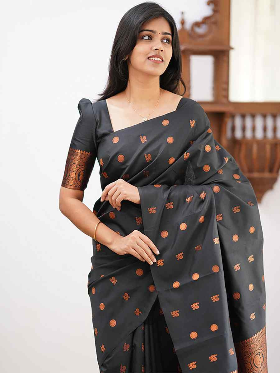 Black Banarasi Silk Handwoven Festival Wedding Fancy Heavy Border Saree