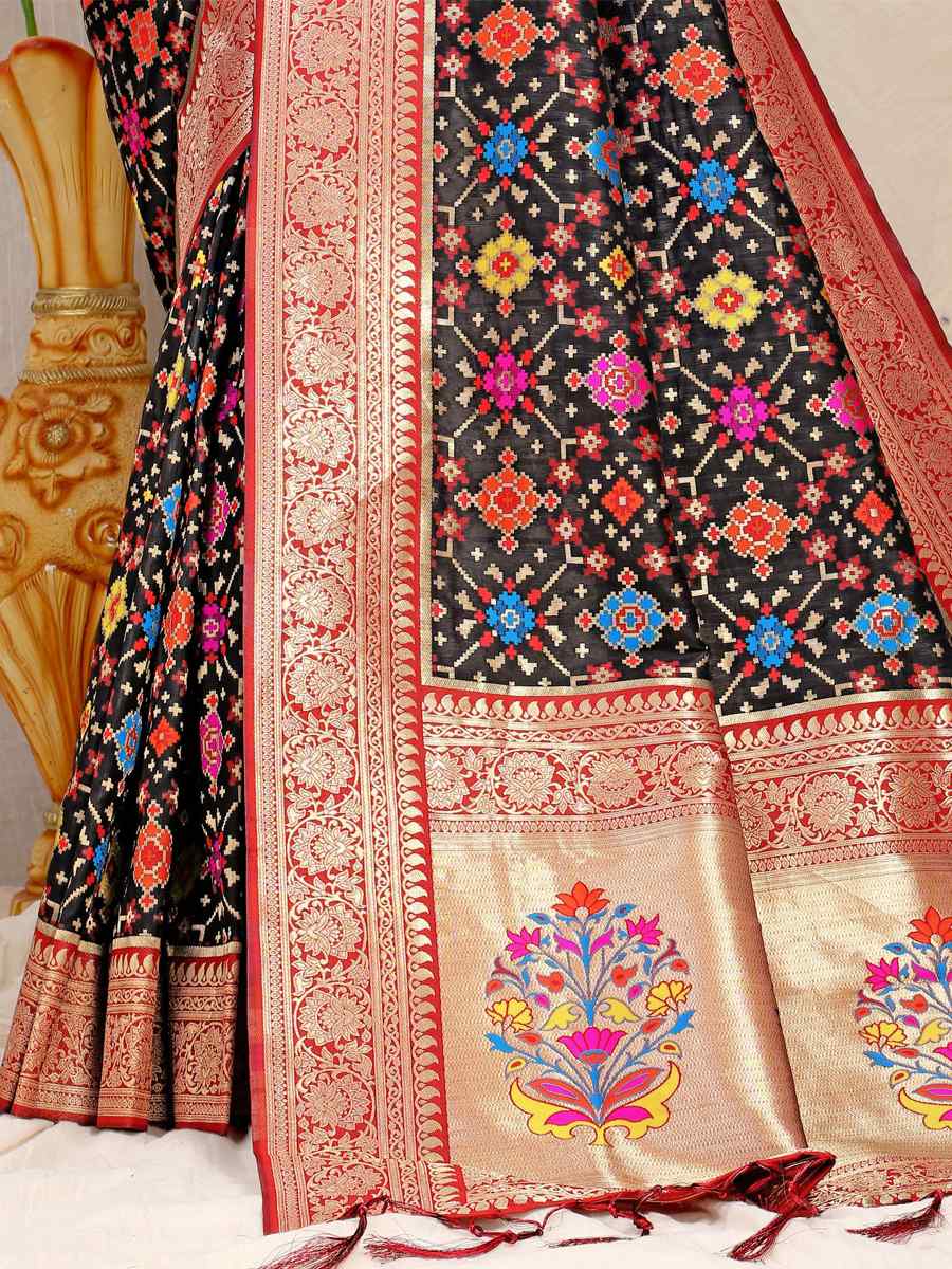Black Banarasi Silk Handwoven Wedding Festival Heavy Border Saree