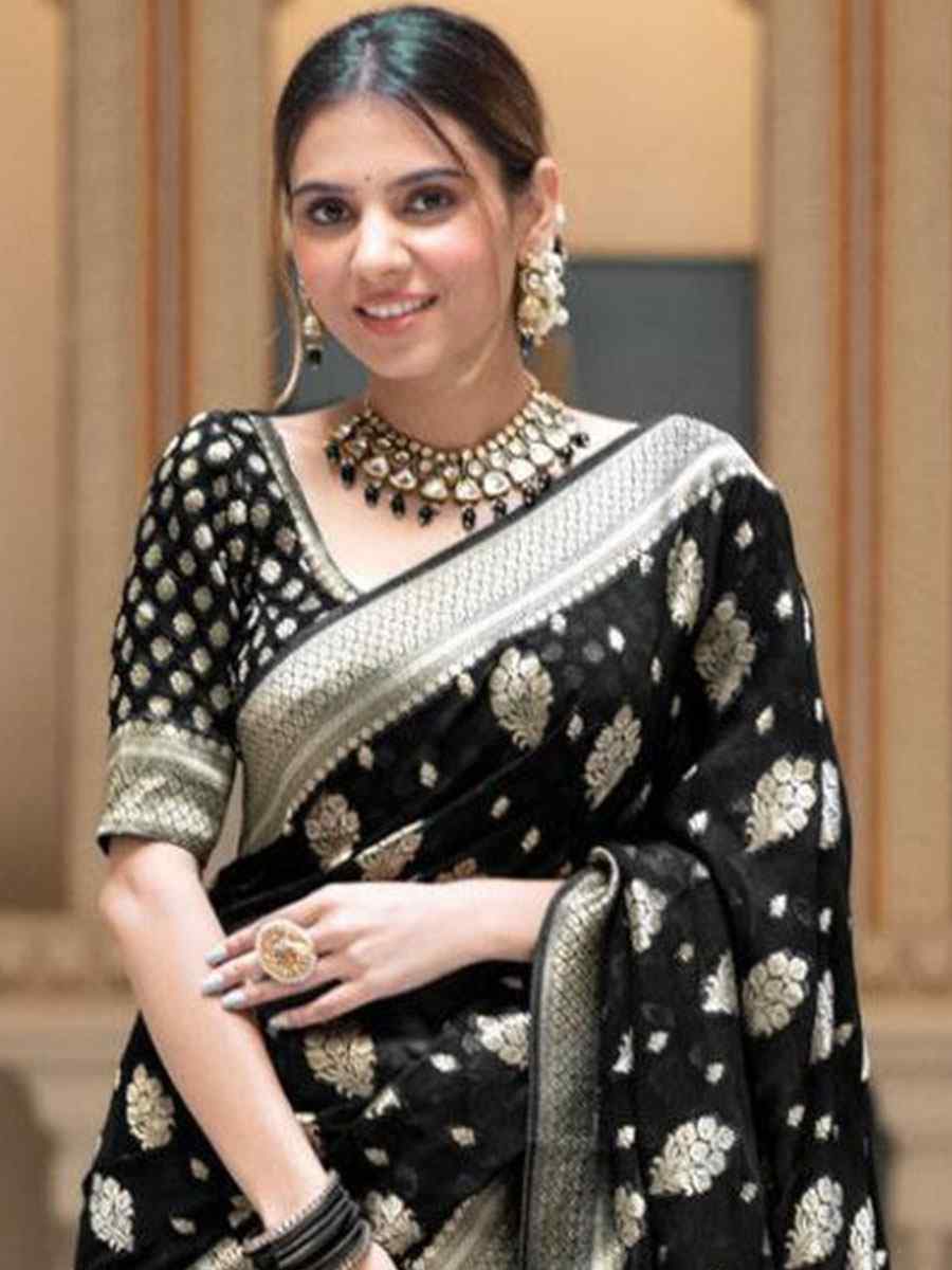 Black Banarasi Soft Silk Handwoven Wedding Festival Heavy Border Saree