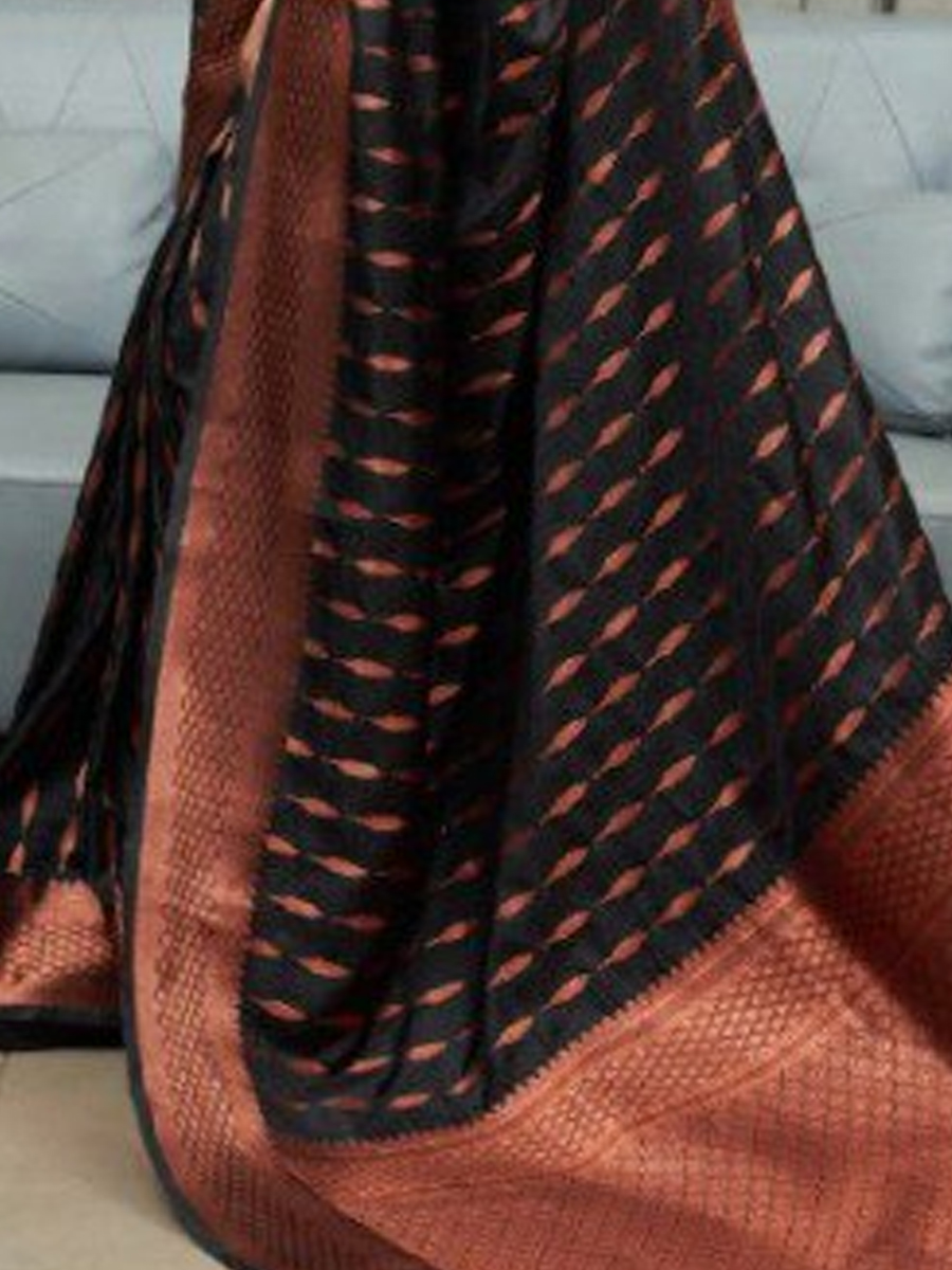 Black Banarasi Soft Silk Handwoven Wedding Festival Heavy Border Saree