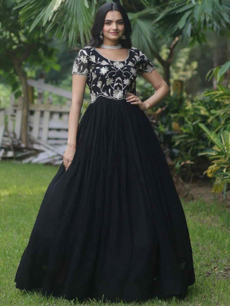 Shop Bitiya By Bhama Girls Black Chanderi Flower Embroidered Party Gown  Online – Bhamadesigns