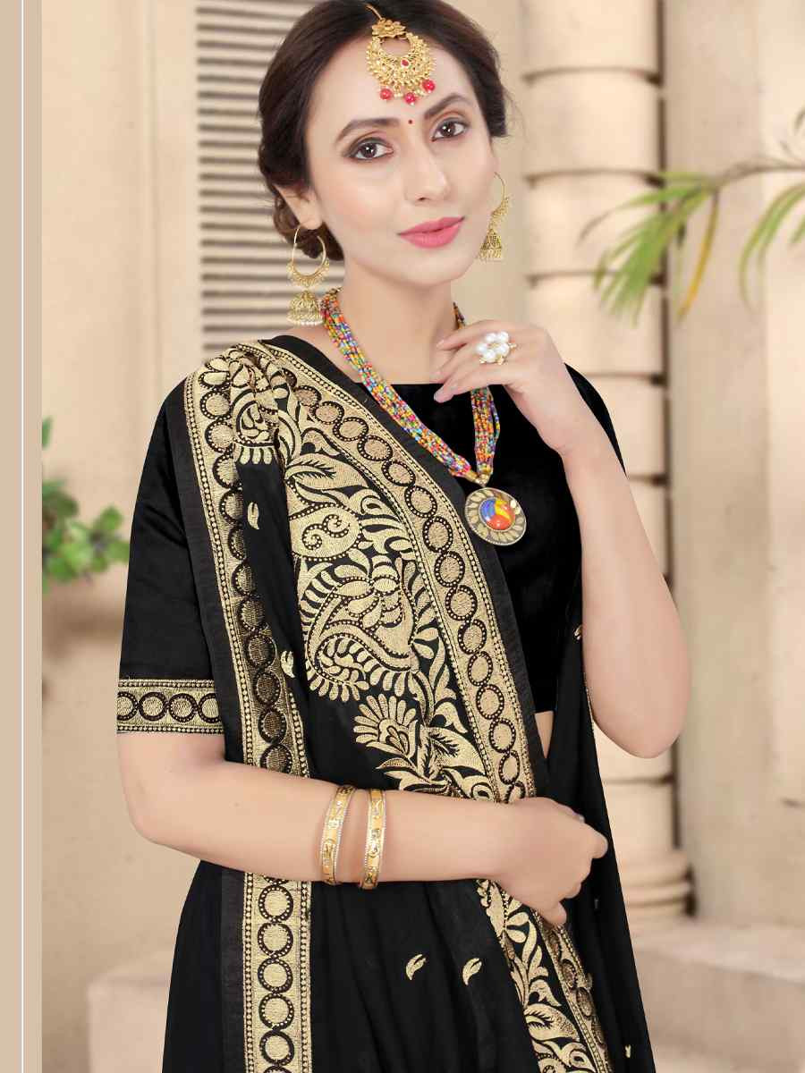 Black Handwoven Party Bridal Reception Festival Wedding Fancy Heavy Border Saree