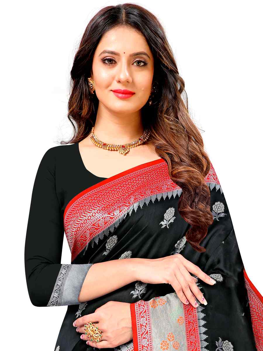 Black Jacquard Handwoven Wedding Festival Heavy Border Saree