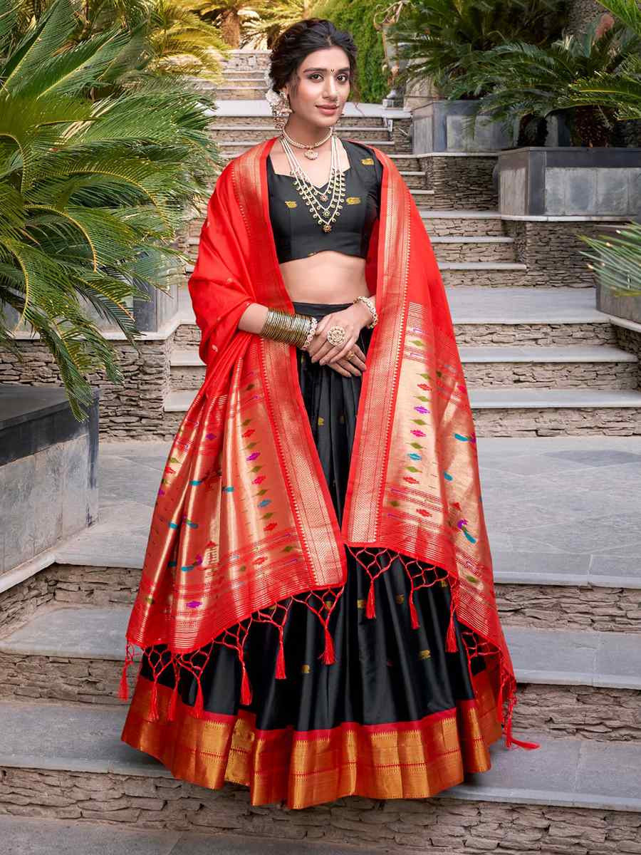 Black Jacquard Silk Handwoven Bridesmaid Wedding Heavy Border Lehenga Choli