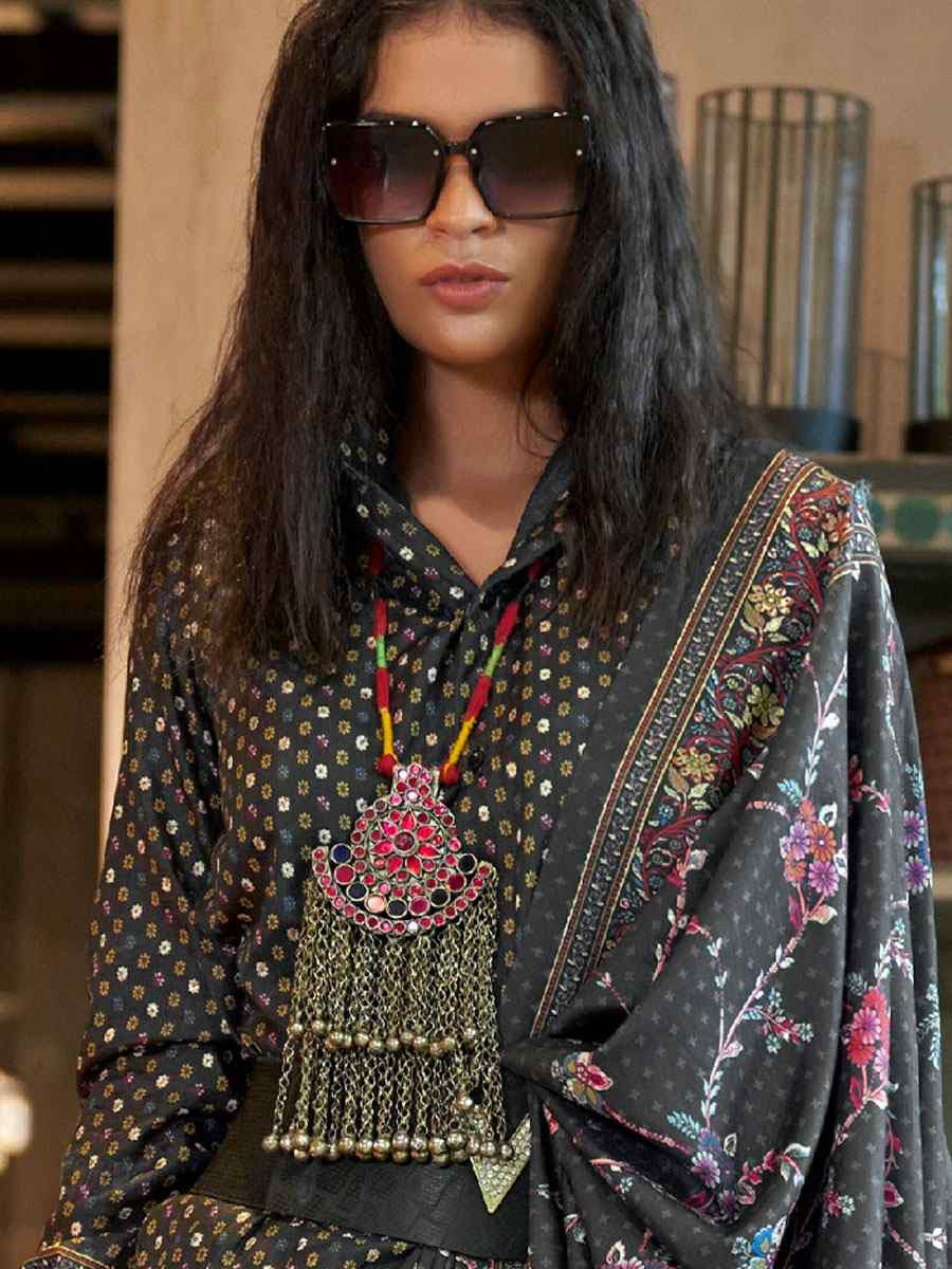 Black Silk Printed Festival Casual Wedding Cocktail Party Fancy Classic Heavy Border Saree