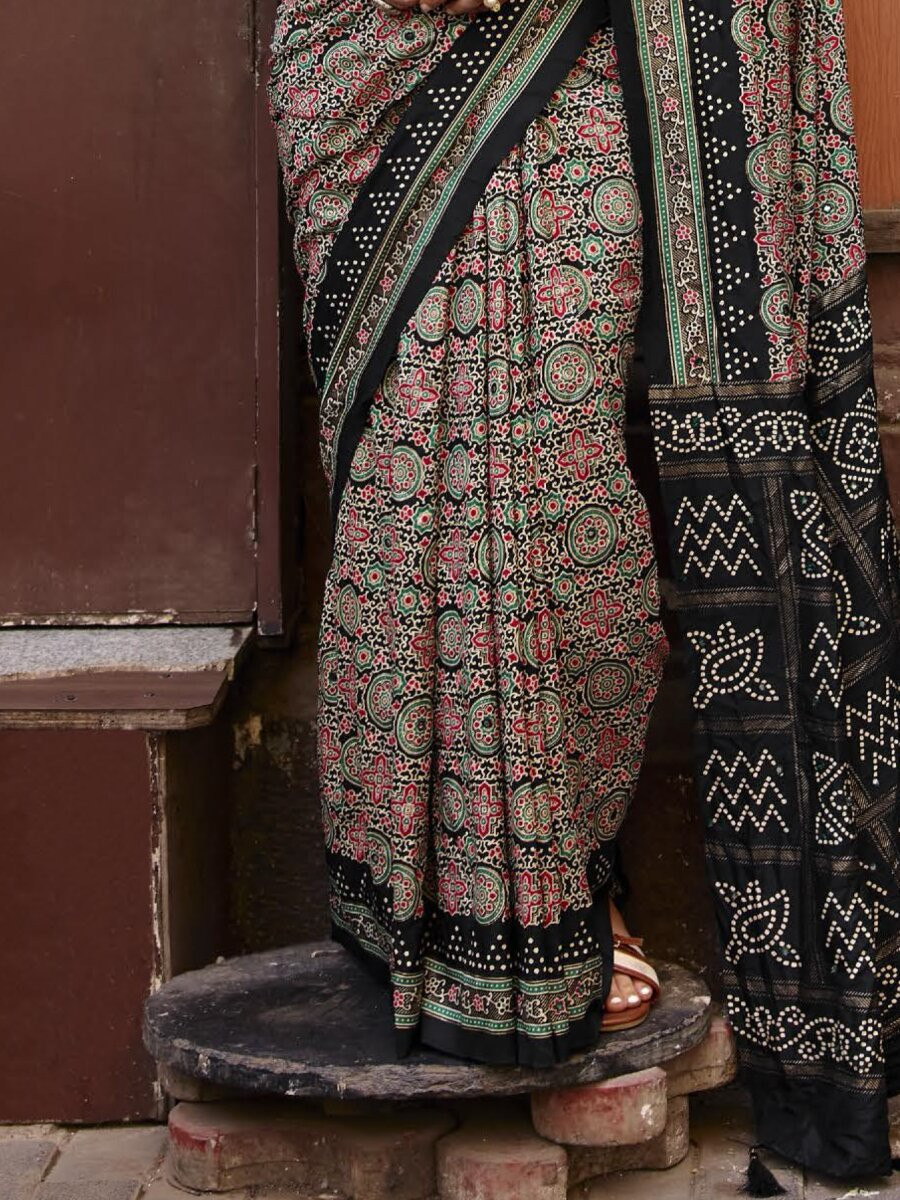 Black Silk Printed Wedding Reception Party Festival Casual Heavy Border Sarees