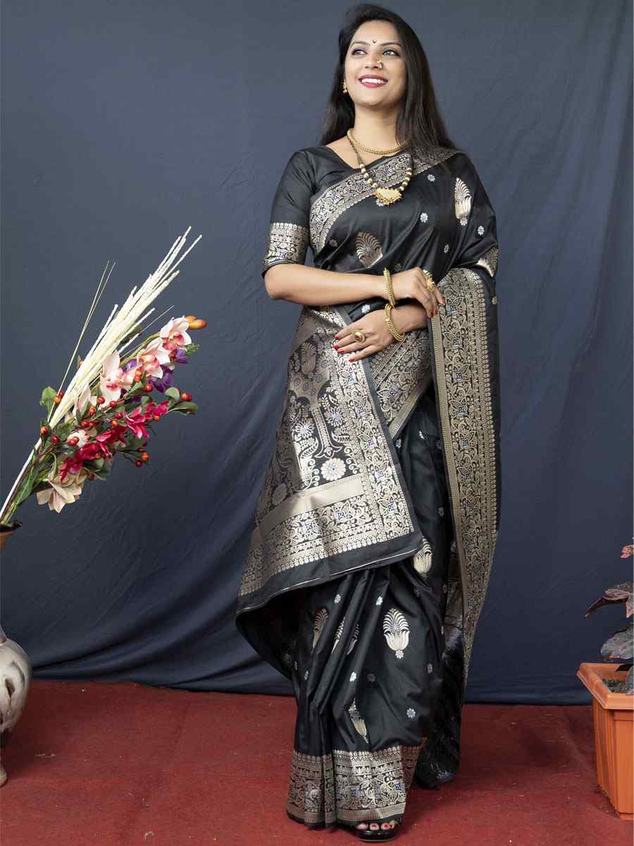 Black Soft Banarasi Silk Handwoven Wedding Festival Heavy Border Saree