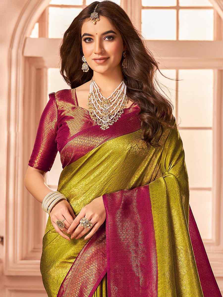 Bottle Green Silk Handwoven Wedding Festival Heavy Border Saree