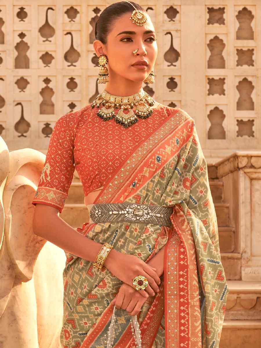 Cream Silk Handwoven Wedding Festival Heavy Border Saree