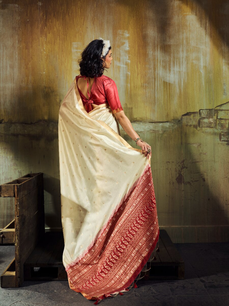 Cream Tussar Silk Handwoven Weaving Wedding Reception Party Festival Heavy Border Sarees