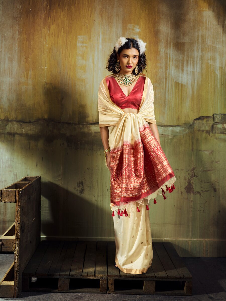 Cream Tussar Silk Handwoven Weaving Wedding Reception Party Festival Heavy Border Sarees