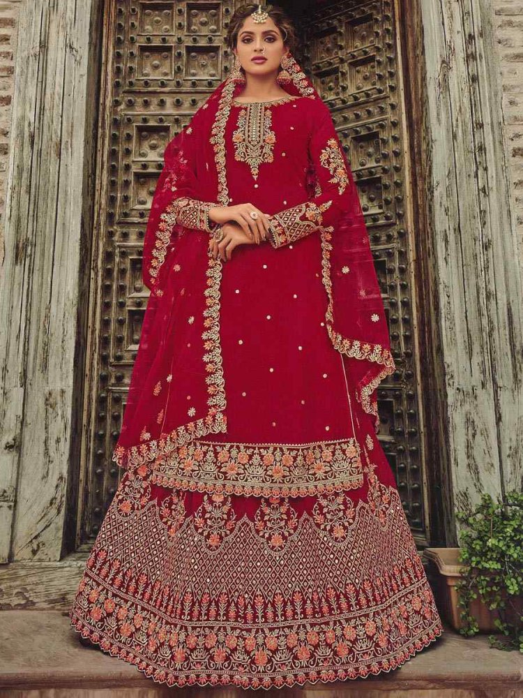 Pin by Aishwarya Gupte on Woman clothing | Long dress design, Long gown  design, Bridal lehenga blouse design