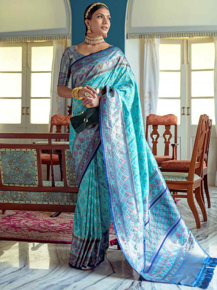 Firozi Banarasi Soft Silk Handwoven Wedding Festival Heavy Border Saree