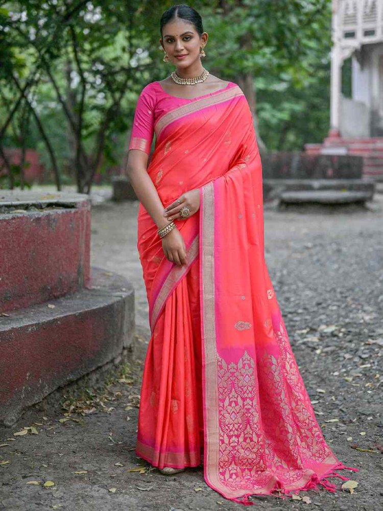 Gajri Soft Silk Handwoven Casual Festival Classic Style Saree