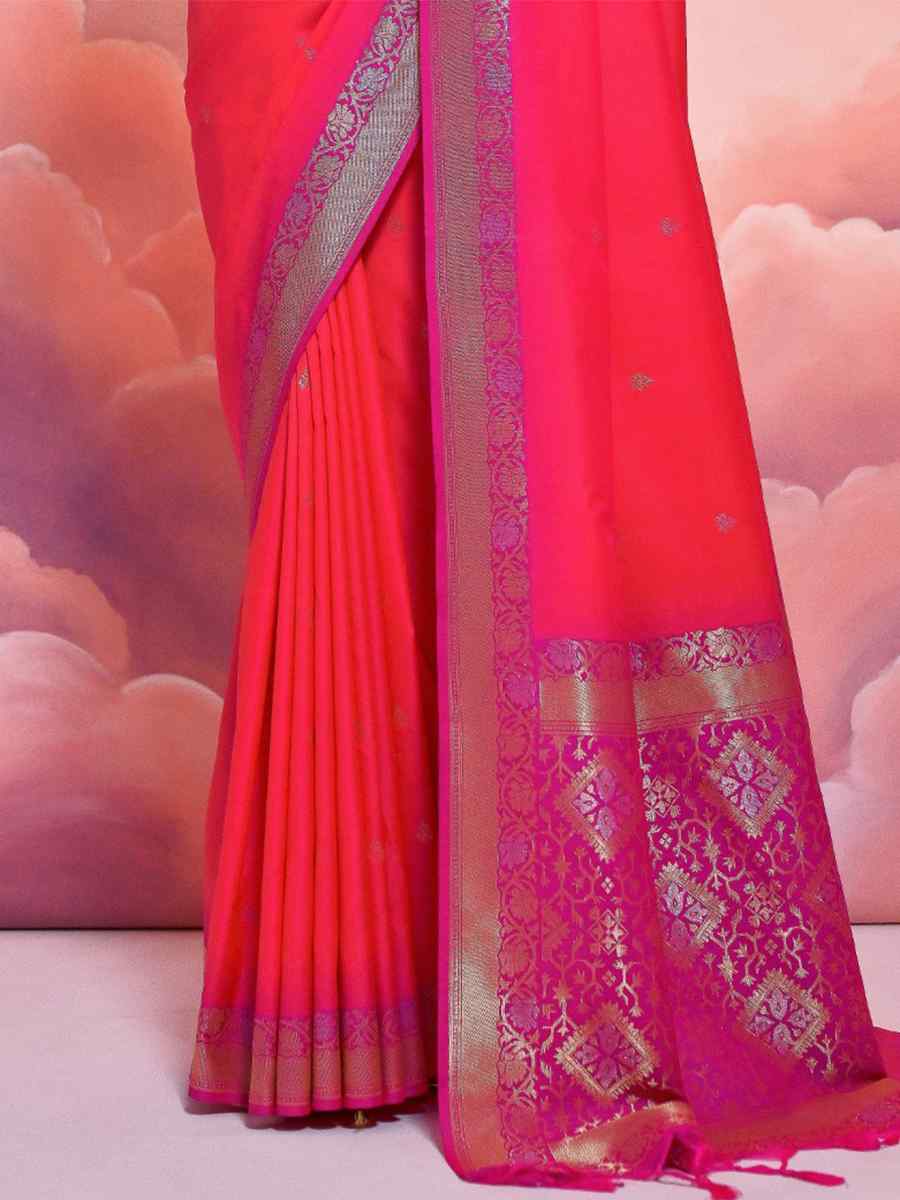 Gajri Soft Silk Handwoven Casual Festival Classic Style Saree