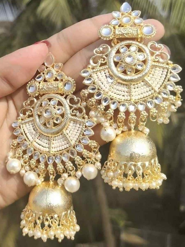 Gold Alloy Bridal Wear Kundan Earrings