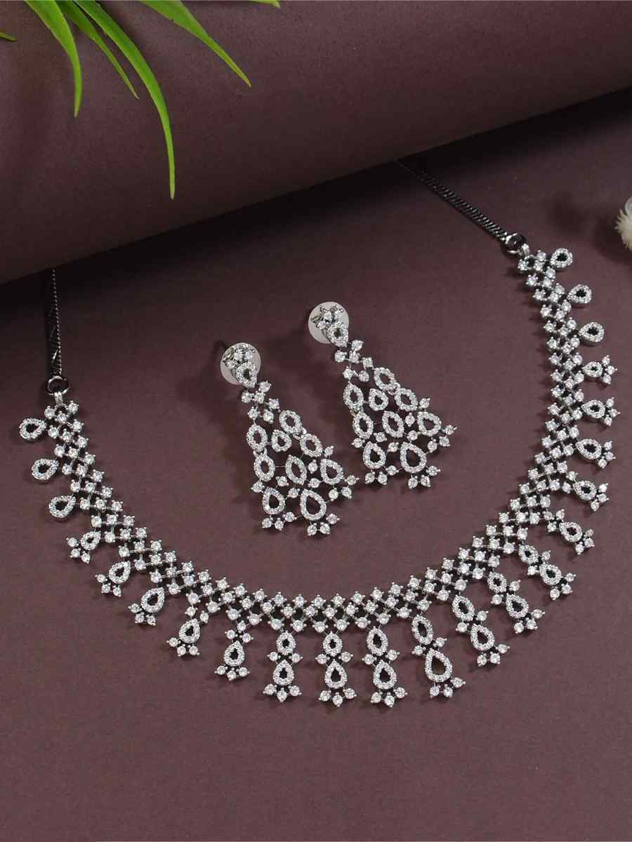 Gold Alloy Festival Wear Diamond Necklace