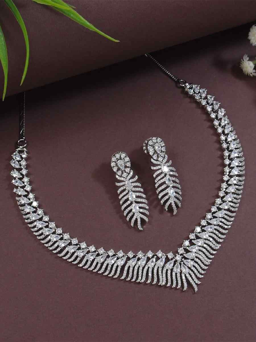 Gold Alloy Festival Wear Diamond Necklace