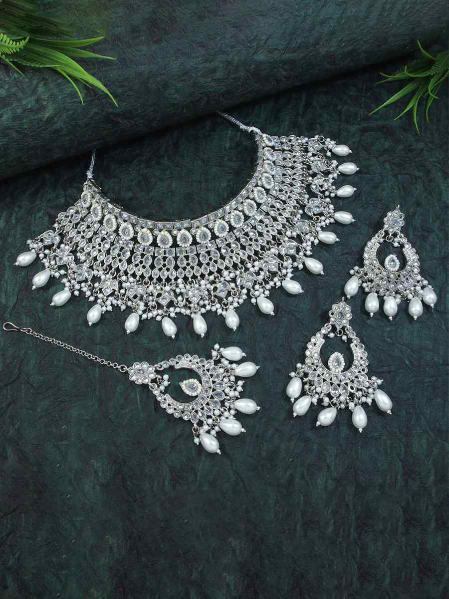 Gold Alloy Festival Wear Diamond Necklace
