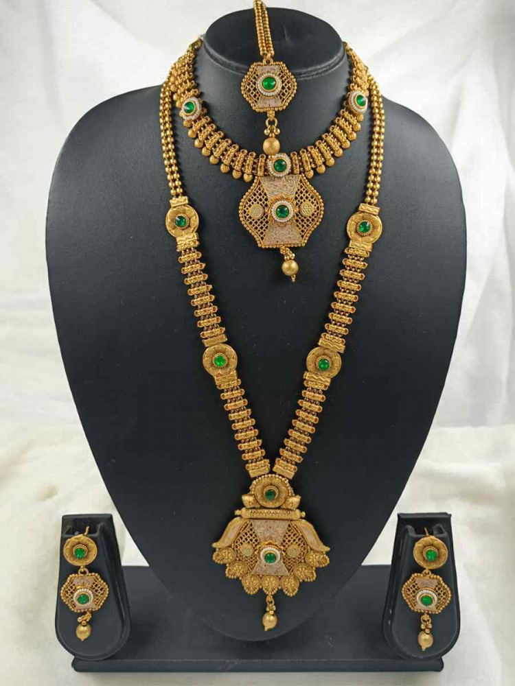 Gold Alloy Festival Wear Kundan Necklace