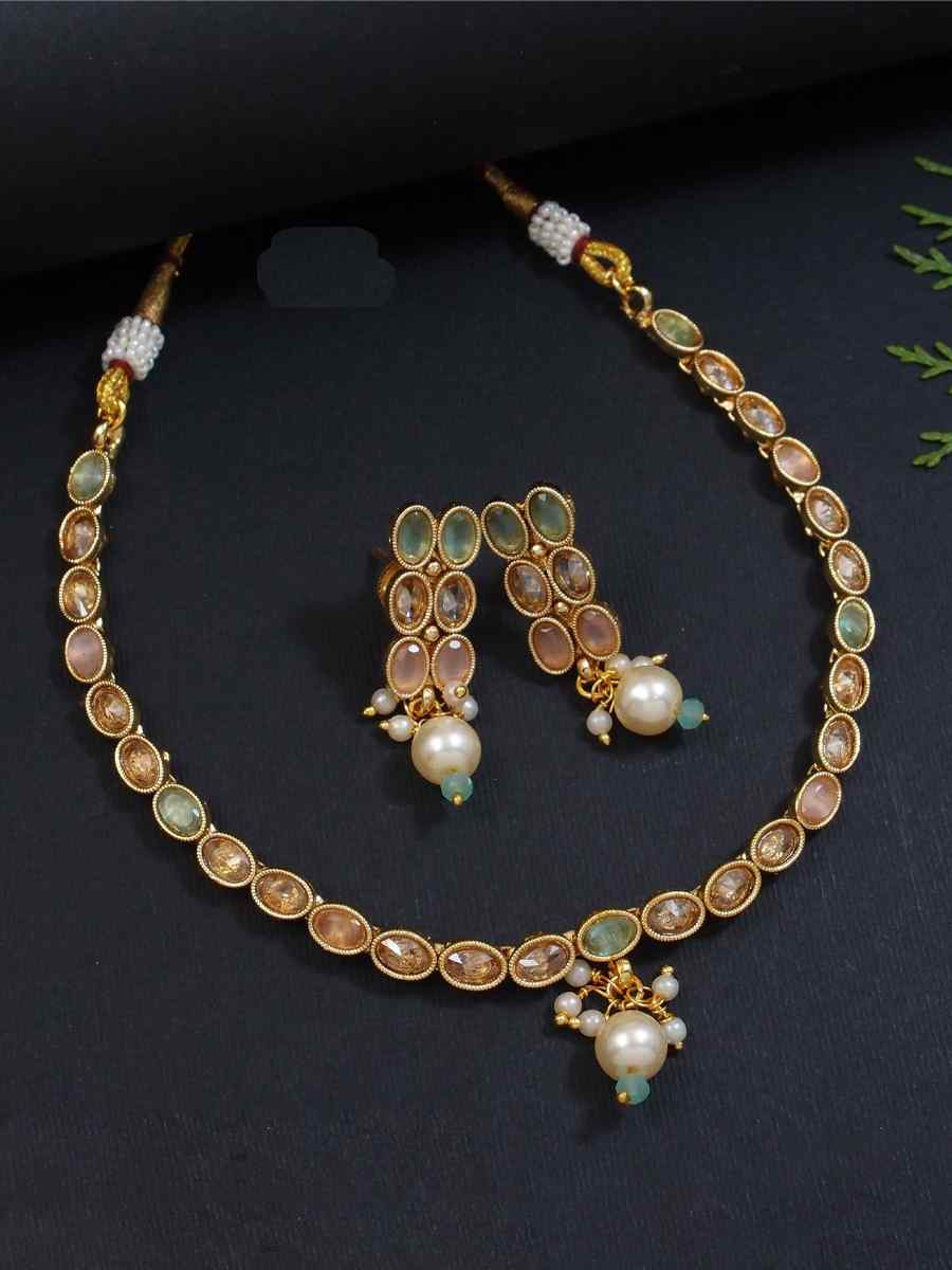 Gold Alloy Festival Wear Kundan Necklace