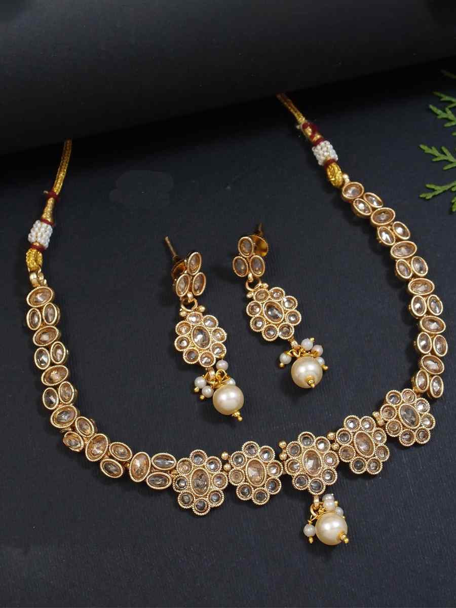 Gold Alloy Festival Wear Kundan Necklace