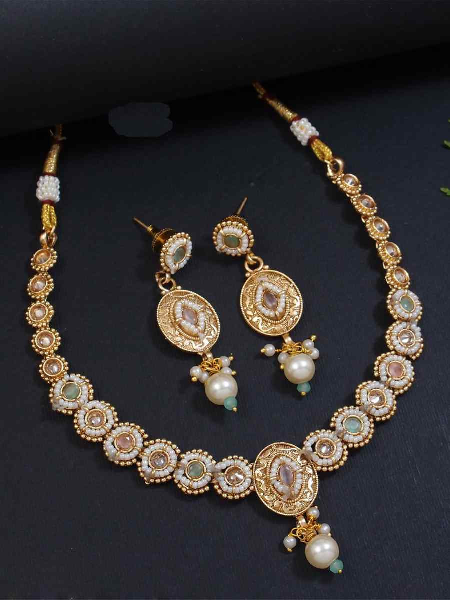 Gold Alloy Festival Wear Kundan Necklace