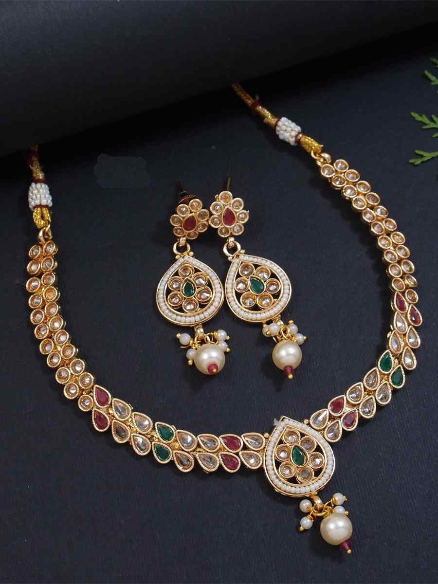 Gold Alloy Festival Wear Kundan Necklace