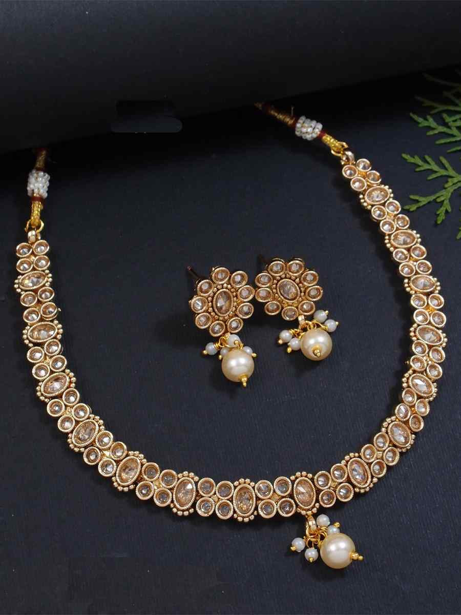 Gold Alloy Festival Wear Kundan Necklace