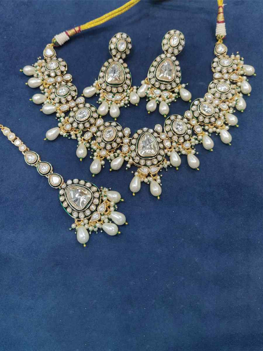 Gold Alloy Festival Wear Kundan Necklace