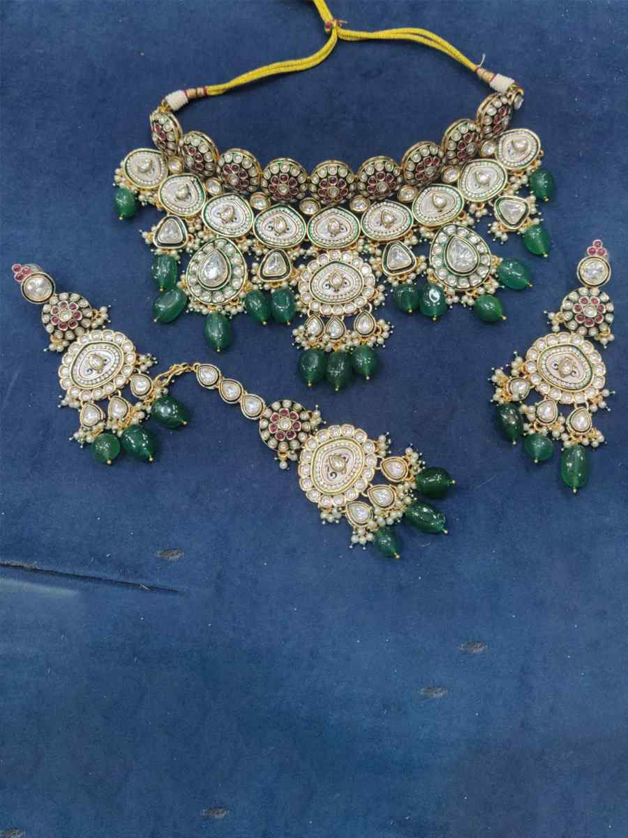 Gold Alloy Festival Wear Kundan Necklace