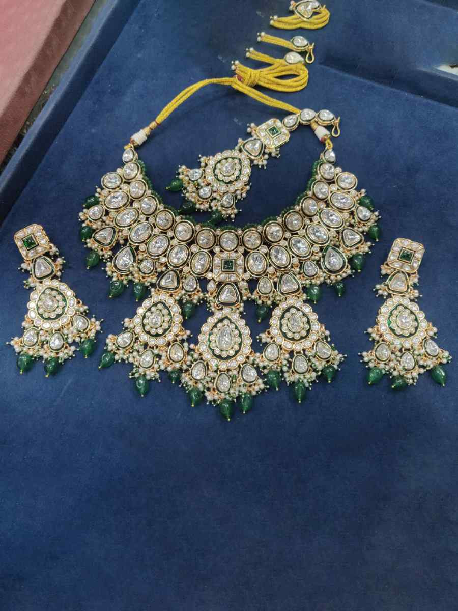 Gold Alloy Festival Wear Kundan Necklace