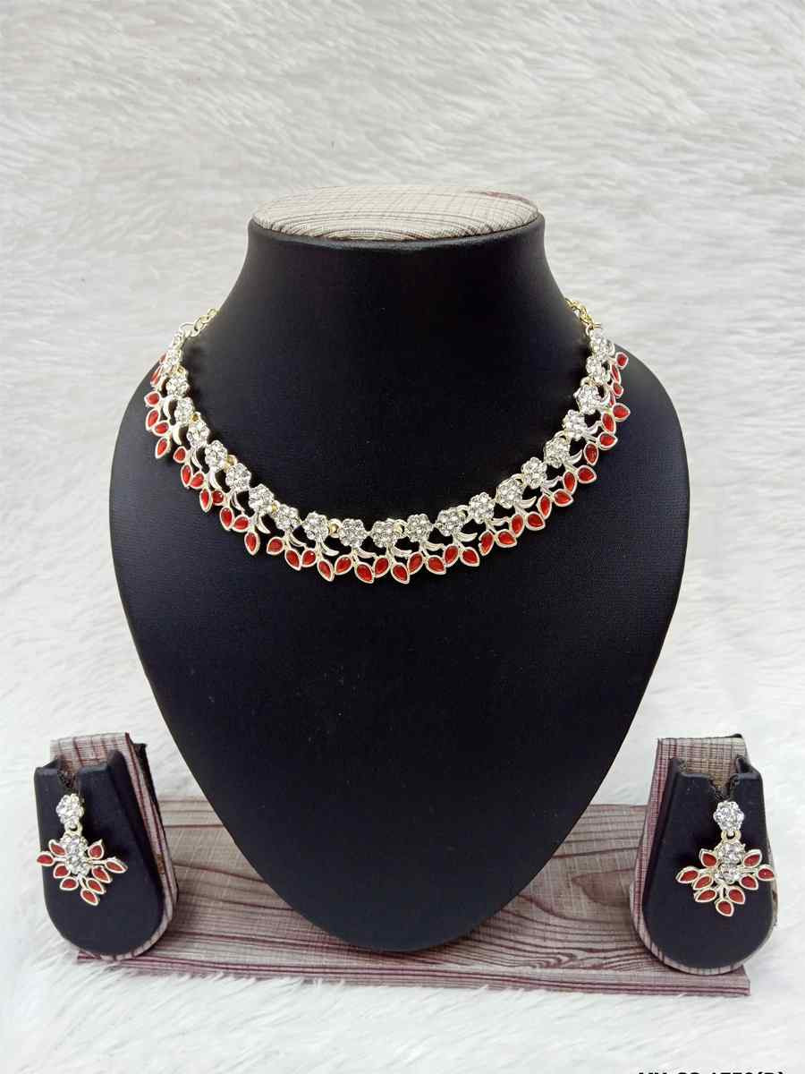 Gold Alloy Festival Wear Kundan Necklace